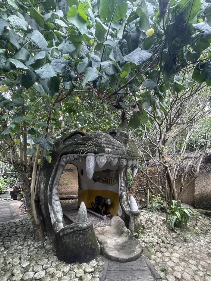 Shell-shaped cabana, southern Sri Lanka